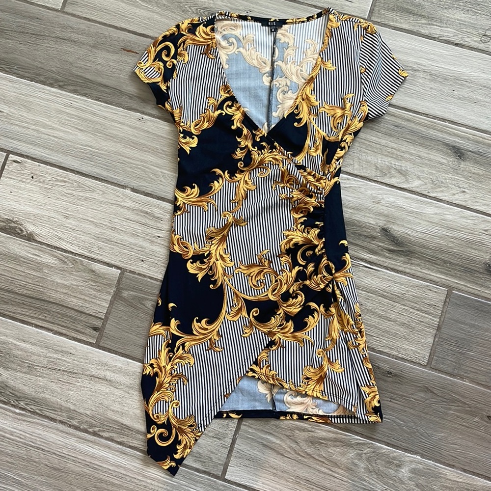 Iris Short Sleeve Dress Sized Medium